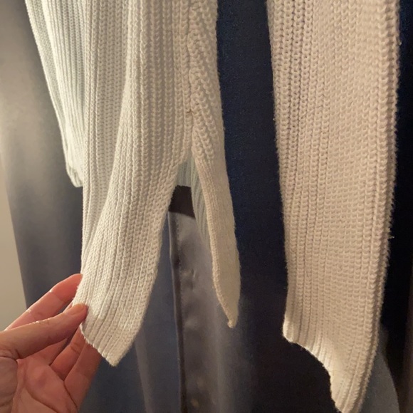 White GAP sweater, v neck. Like new! - Picture 4 of 4